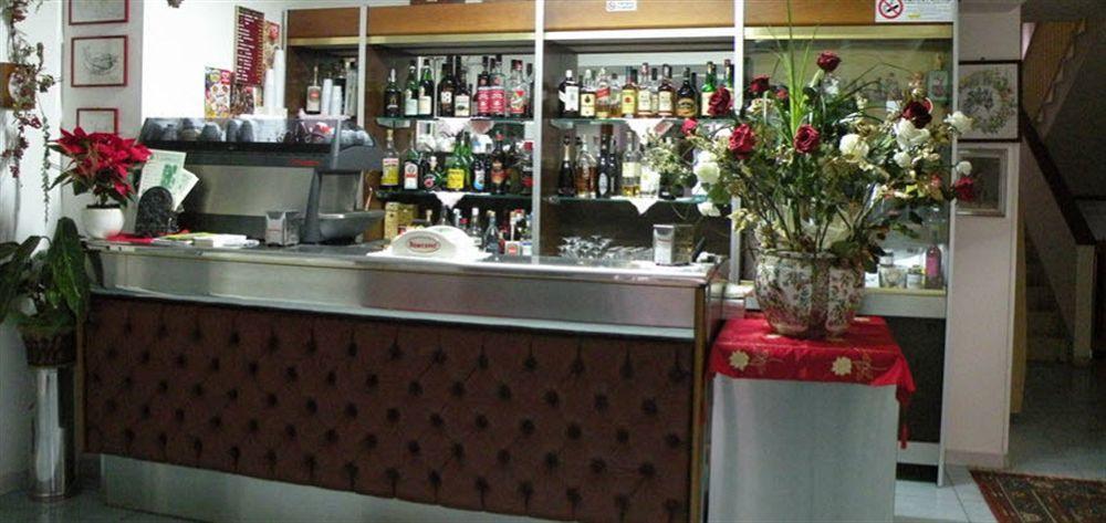 Albergo Ristorante Il Pescatore Villetta Barrea Exterior foto